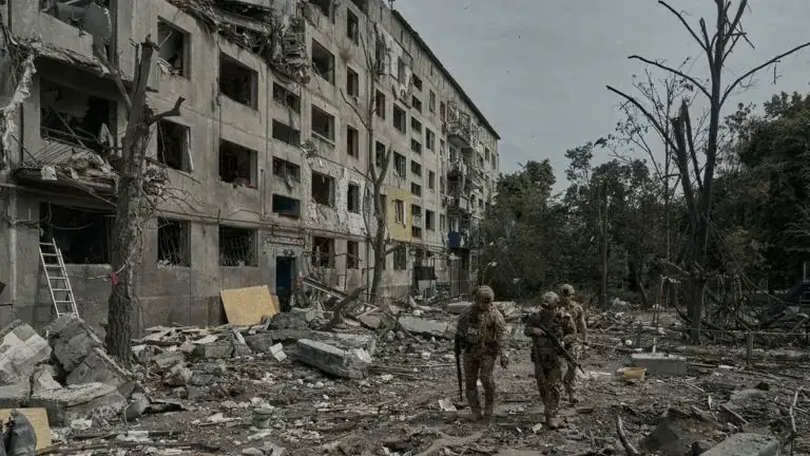 Ukraine thừa nhận rút một phần lực lượng khỏi Pokrovsk