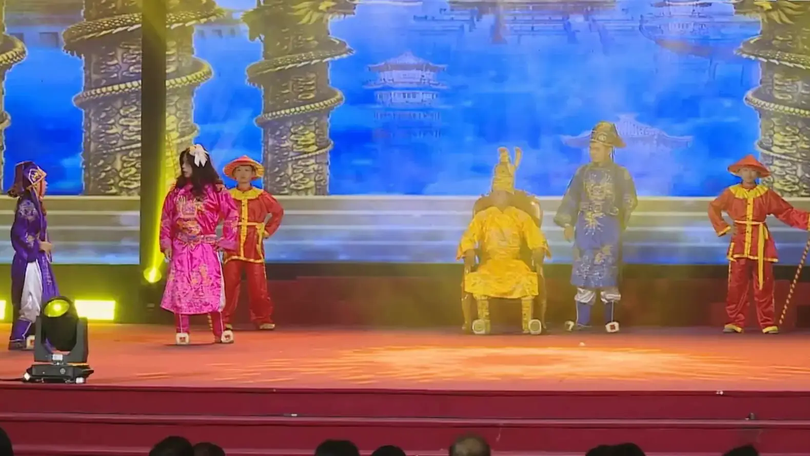 Sôi động liên hoan thôn, tổ dân phố văn hóa tiêu biểu