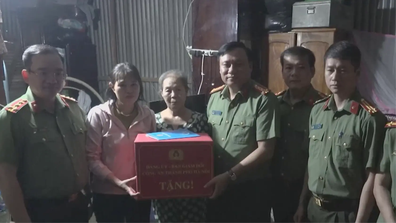 Công an Thủ đô hướng về vùng chịu ảnh hưởng mưa lũ