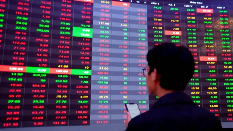 Hơn 660 mã giảm điểm, VN-Index 'bốc hơi' hơn 52 điểm