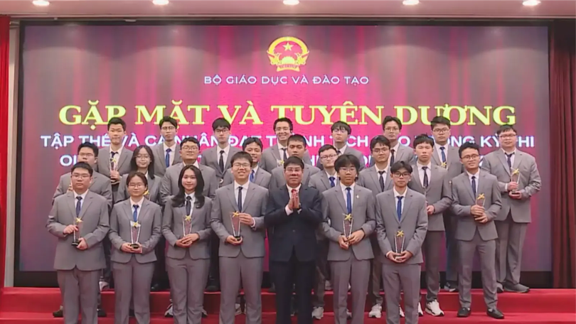 Tuyên dương 37 học sinh đoạt giải Olympic và KHKT quốc tế