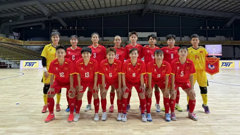 Đội tuyển futsal nữ Việt Nam ra quân thuận lợi
