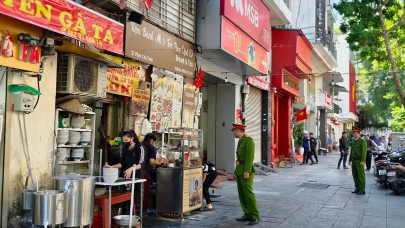 Hà Nội quyết liệt xử lý lấn chiếm vỉa hè