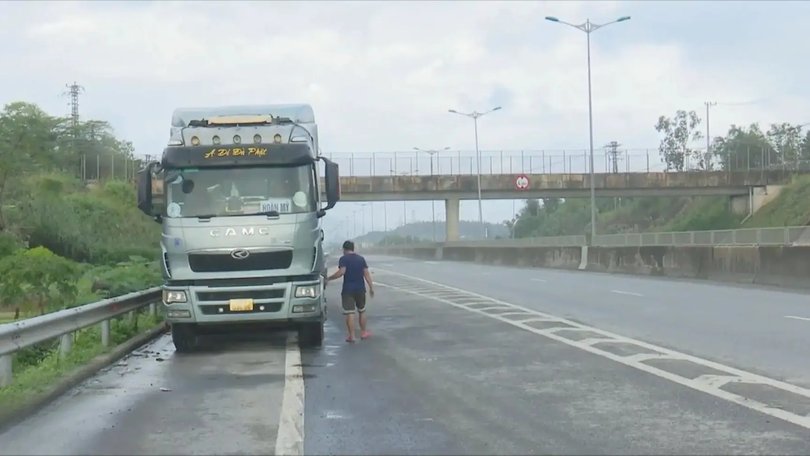 Nỗi lo tai nạn vì thiếu trạm dừng nghỉ trên cao tốc