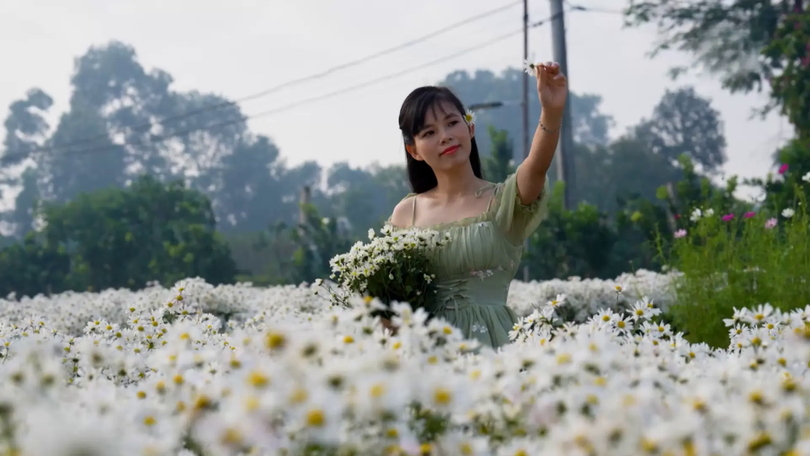 Mùa hoa bên bãi sông | Hà Nội đến để yêu | 16/12/2025