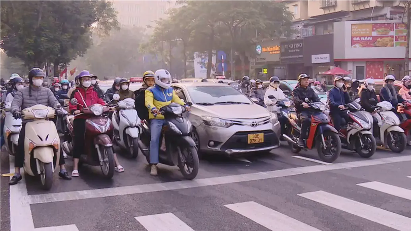 Camera AI vận hành: Tài xế dừng đèn đỏ ngay ngắn