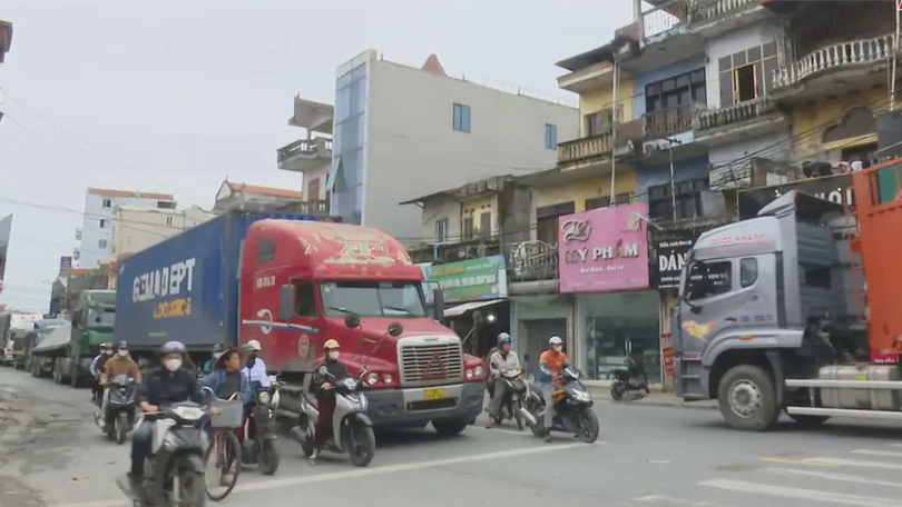 QL1A đoạn qua Thường Tín không an toàn giao thông