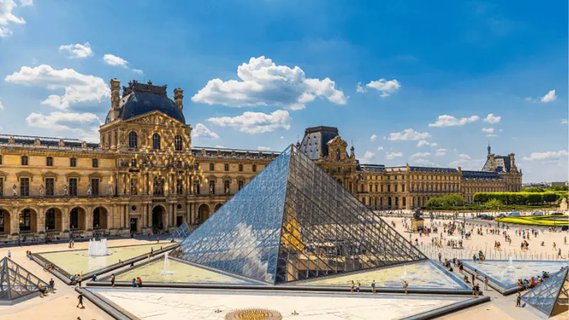 Pháp tăng phí tham quan bảo tàng Louvre