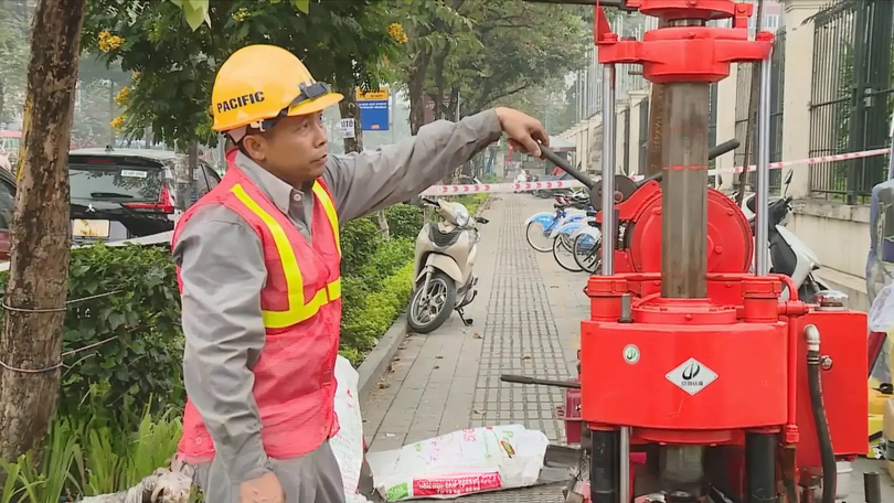 Tuyến metro số 5 Văn Cao - Hòa Lạc bắt đầu thi công