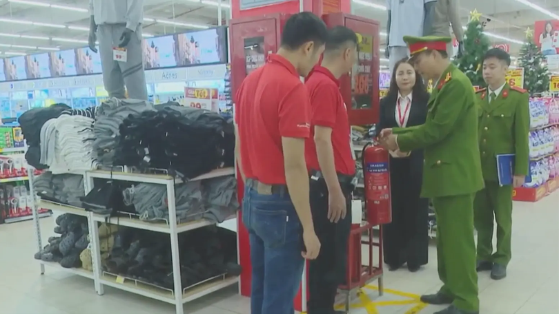 Chủ động phòng cháy điểm mua sắm tập trung mùa cao điểm