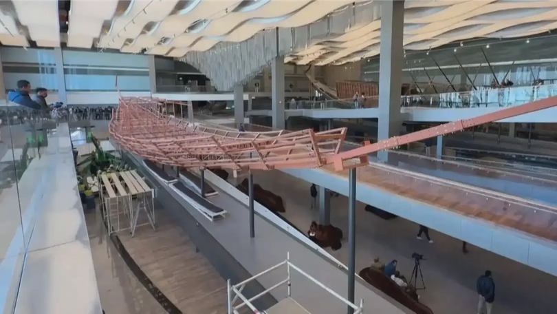Lắp dựng thuyền của vua Khufu tại Đại Bảo tàng Ai Cập