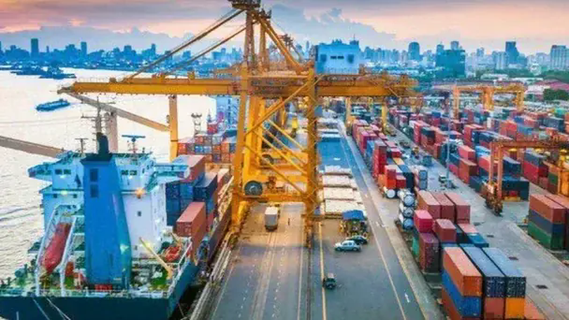 Lần đầu xuất, nhập khẩu Việt Nam vượt mốc 900 tỷ USD