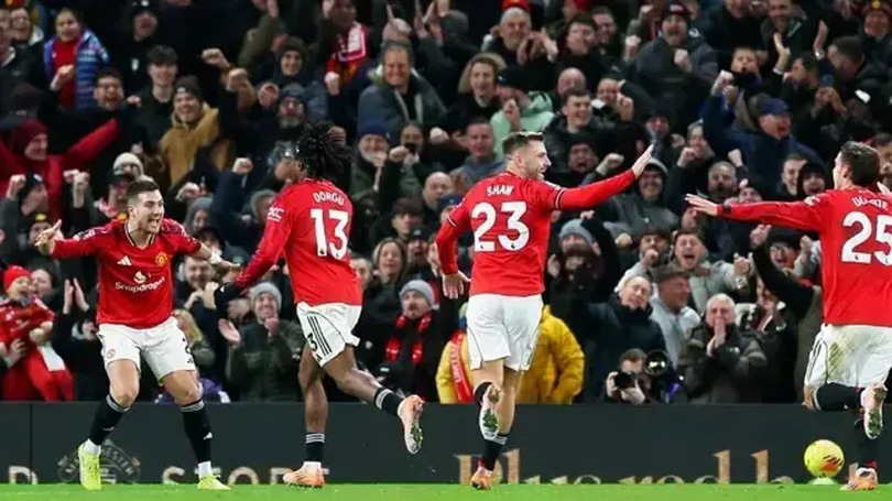 Man United thắng tối thiểu ở ngày Lễ tặng quà