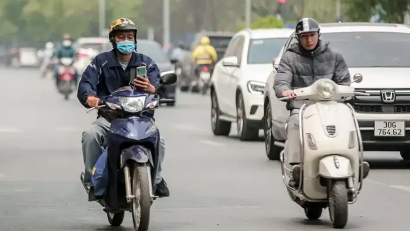 Sử dụng điện thoại khi lái xe: Mối nguy bị xem nhẹ