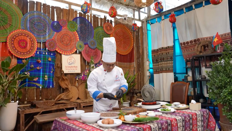 Người mang hương vị bếp xưa ra thế giới | Người Hà Nội | 28/12/2025