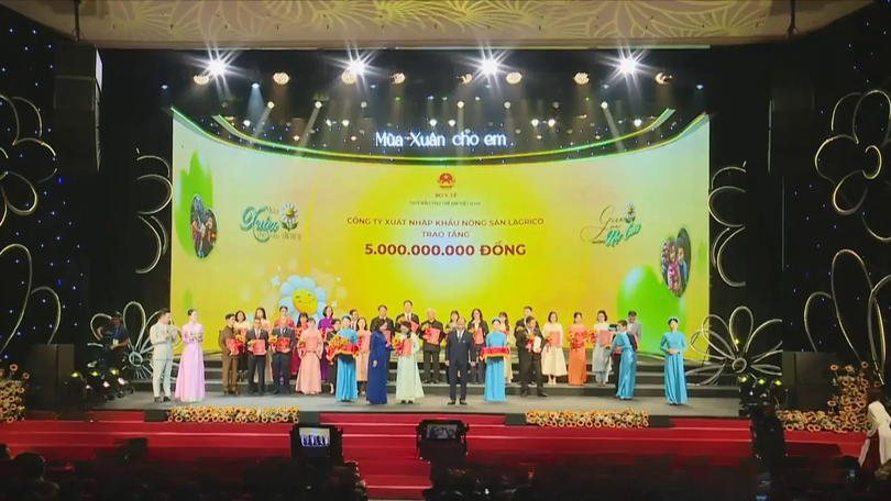 Gieo mãi nụ cười cho trẻ em khó khăn