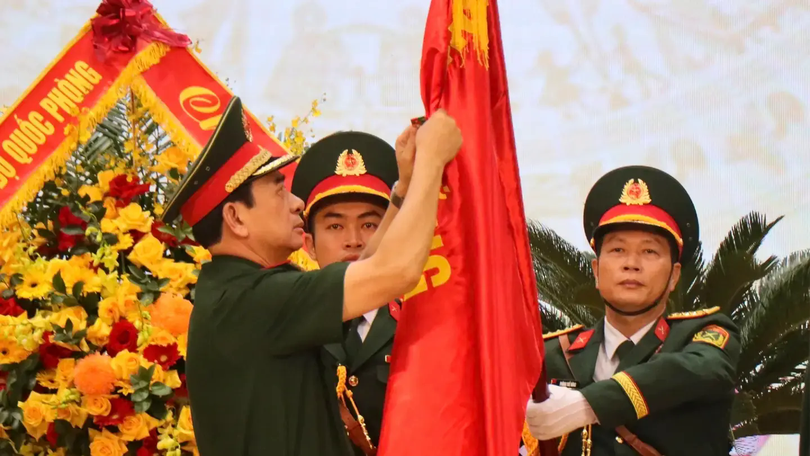 Quân khu 7 nhận Huân chương Bảo vệ Tổ quốc hạng Nhất