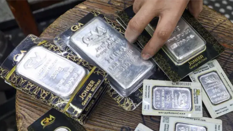 Giá bạc lần đầu tiên vượt mốc 80 USD/ounce
