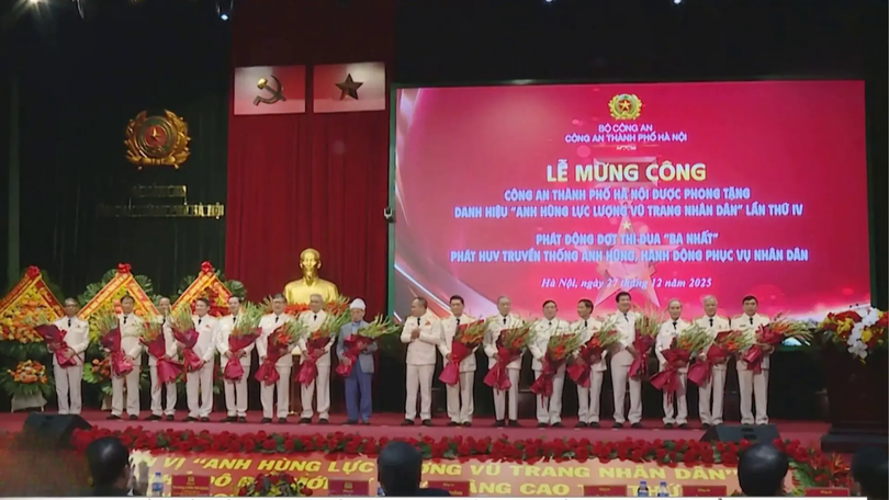 Vinh quang Công an Thủ đô anh hùng
