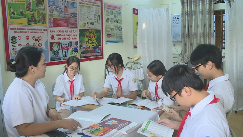 Trang bị kiến thức về sức khỏe sinh sản cho học sinh
