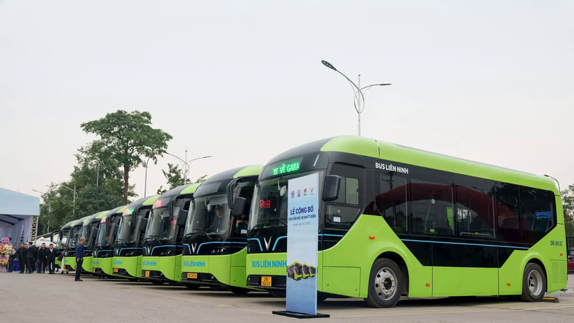 Hà Nội: thêm 111 xe buýt điện được đưa vào vận hành