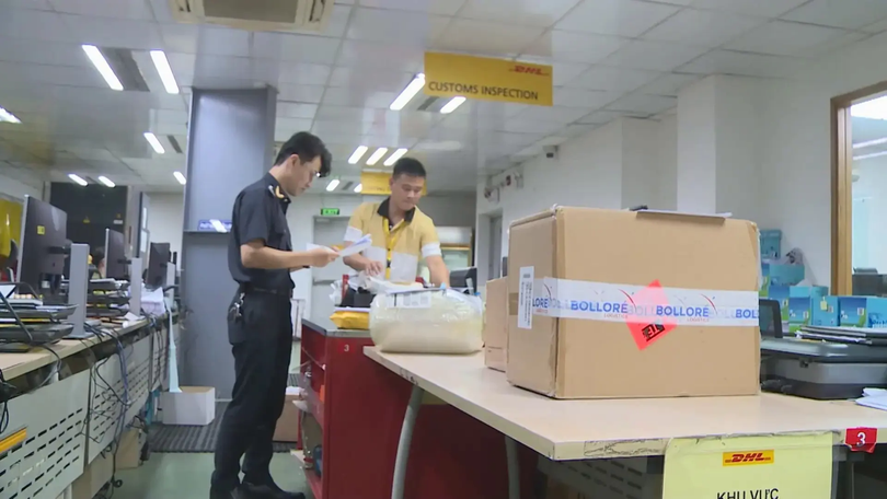 Thu gần 1.100 tỷ đồng thuế VAT từ hàng giá trị thấp