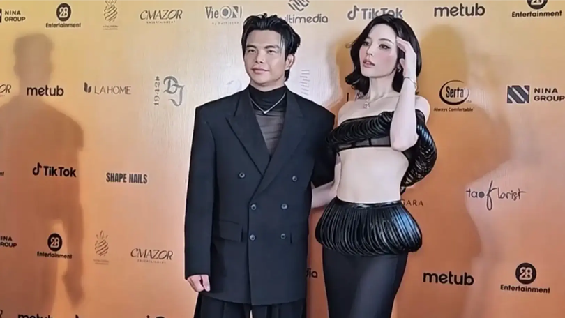 Hàng trăm nghệ sĩ quy tụ tại show thời trang NTK Đỗ Long
