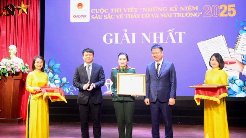 Trao giải cuộc thi viết về thầy cô và mái trường