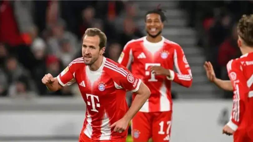 Bayern Munich duy trì khoảng cách 8 điểm với RB Leipzig