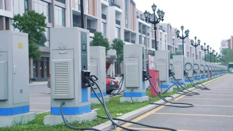 Ban hành giá điện riêng cho trạm sạc xe điện