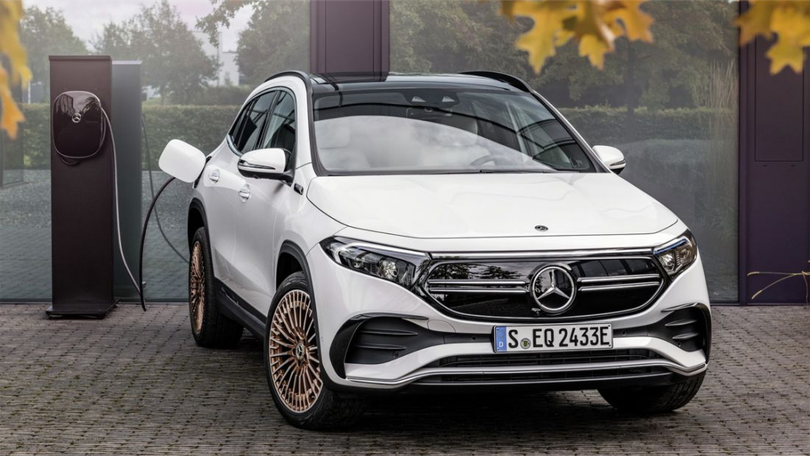 Audi, Mercedes xem xét lại thời điểm ngừng bán xe xăng