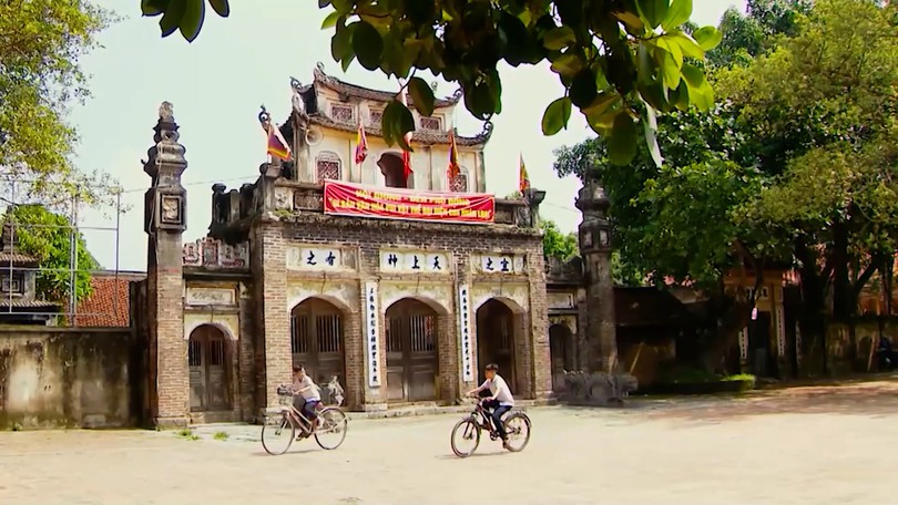 Phù Đổng - từ đất thánh đến làng hoa