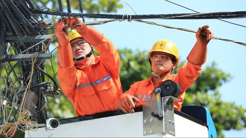 Áp lực đầu tư nguồn điện vẫn lớn