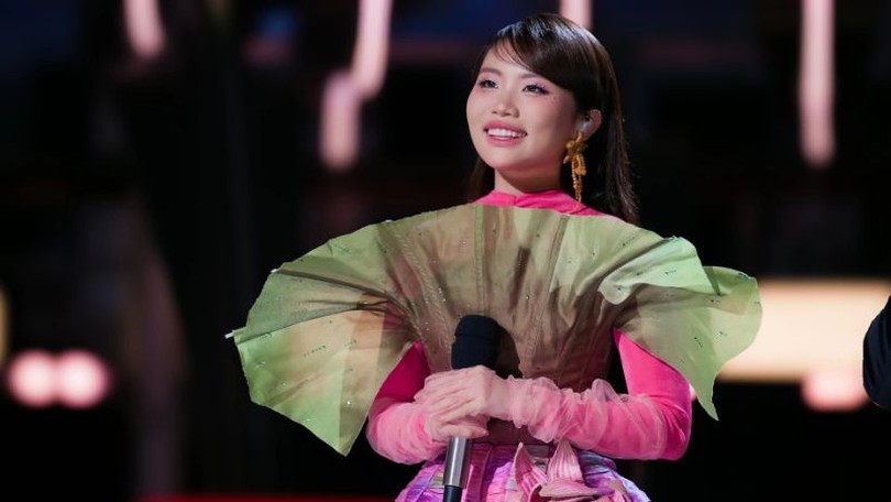 Phương Mỹ Chi thắng áp đảo thí sinh Trung Quốc ở Sing!Asia