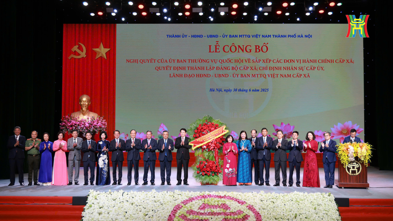 Hà Nội tổ chức Lễ công bố sắp xếp đơn vị hành chính