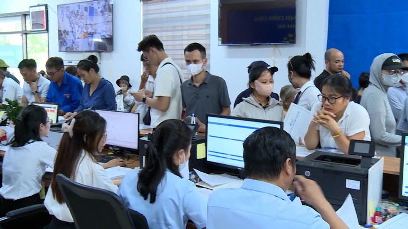 Cán bộ, công chức thích nghi nhanh với bộ máy mới