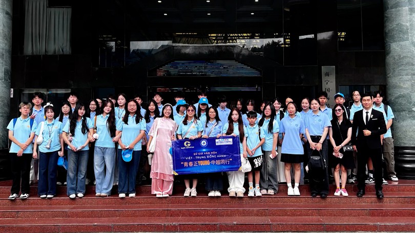 Gặp gỡ hữu nghị thanh niên Việt Nam - Trung Quốc