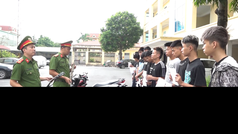 Tạm giữ hình sự 11 thanh, thiếu niên gây rối trật tự