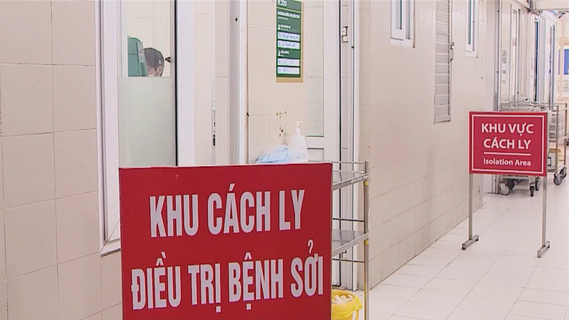 Nhiều người lớn mắc sởi biến chứng nặng