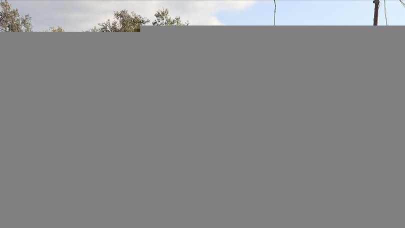 Tên lửa Israel rơi trúng điểm phân phối nước ở Gaza