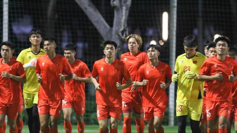 Đội tuyển U23 Việt Nam tập buổi đầu tiên tại Indonesia