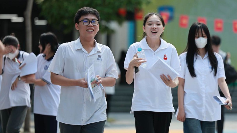 Dự báo biến động điểm chuẩn đại học 2025