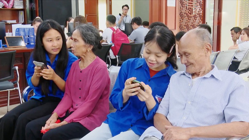 Thanh niên đồng hành chuyển đổi số cùng chính quyền cơ sở