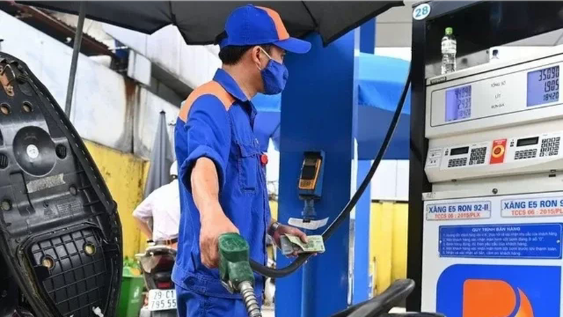 Giá xăng có thể giảm, giá dầu dự báo tăng