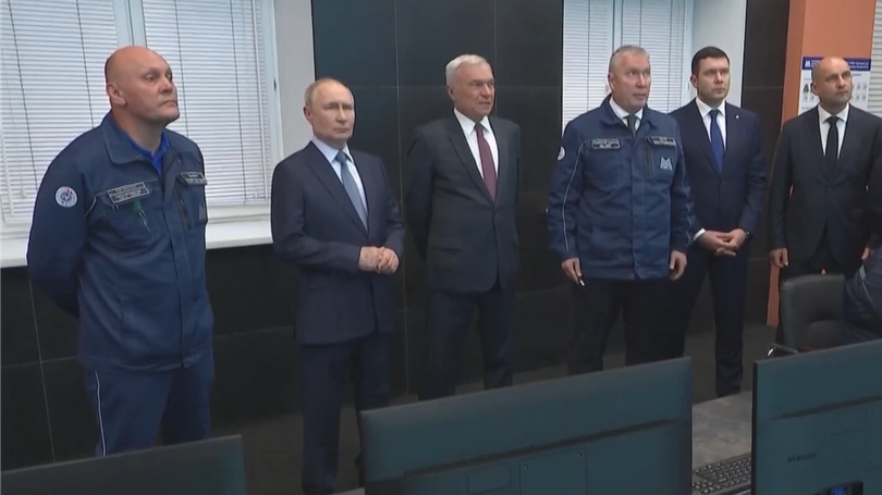 Tổng thống Nga Putin thăm nhà máy thép Magnitogorsk