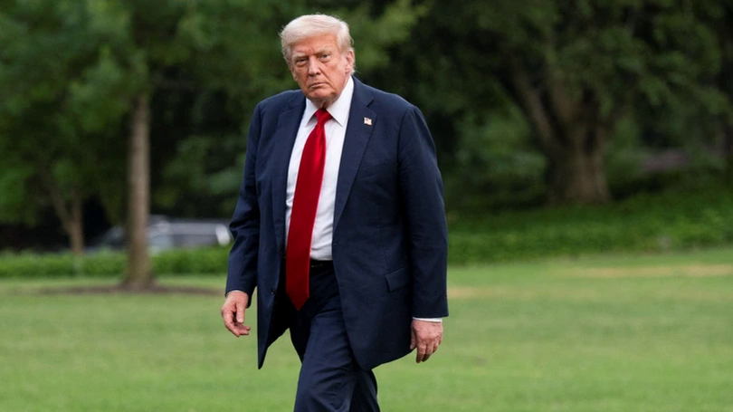 Nhà Trắng lên tiếng về chứng suy tĩnh mạch của ông Trump