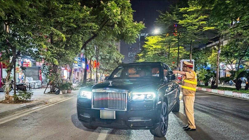 CSGT Hà Nội hóa trang 'theo dấu' tài xế rời quán nhậu