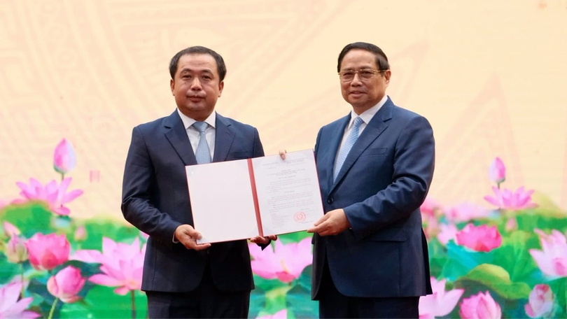 Trao quyết định giao quyền Bộ trưởng Bộ Nông nghiệp và Môi trường
