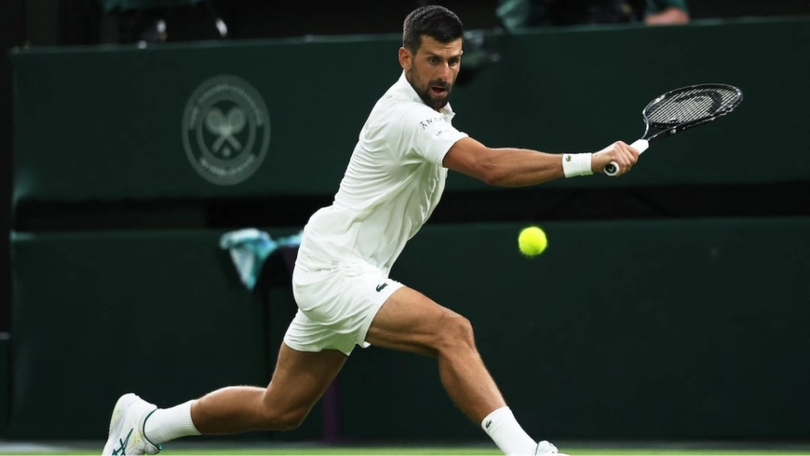 Novak Djokovic và Jannik Sinner khởi đầu thuận lợi ở Wimbledon