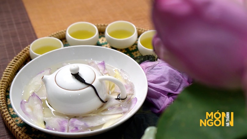 Trà sen 'xổi' Tây Hồ